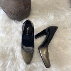 VINTAGE Prada Ombre black and grey patent leather pump